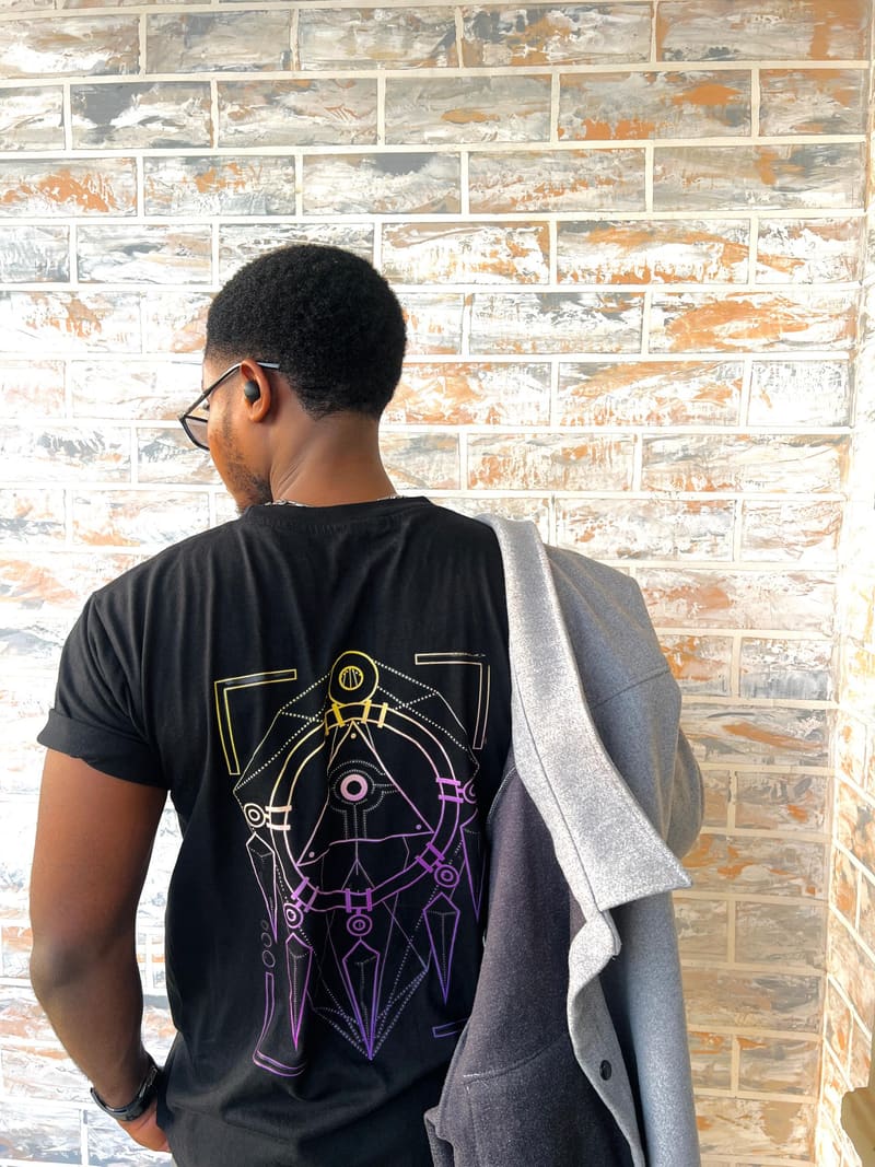 Dos d'un t-shirt SHITA noir